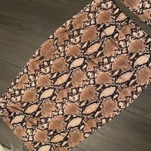 A long tight skirt